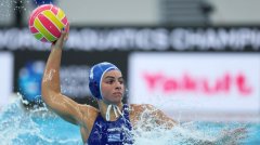 女子水球C组小组赛 世界杯冠军希腊31比7狂胜克罗地亚